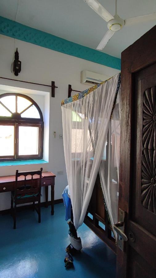 Warere Town House By Zanzibar Gem Hotel Exterior photo
